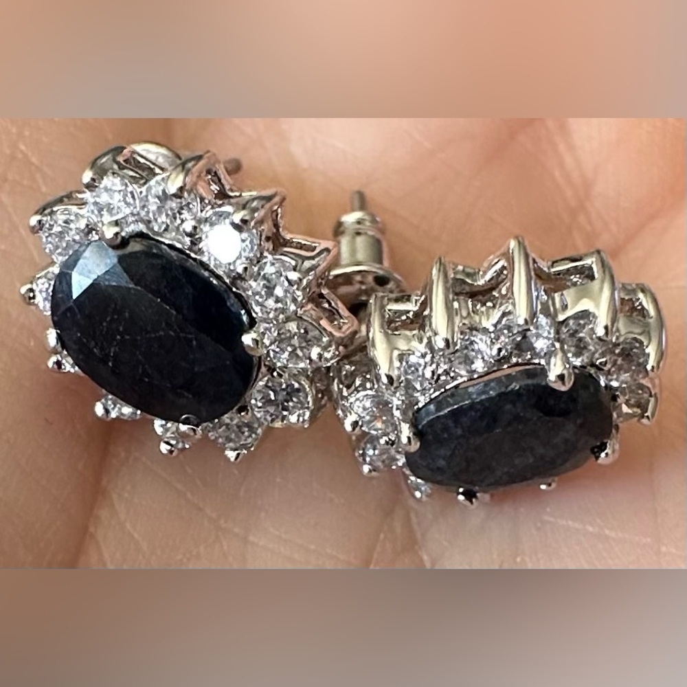 NWT Holsted Jewelers Genuine Sapphire Statement Halo Stud Earrings w/ Pouch